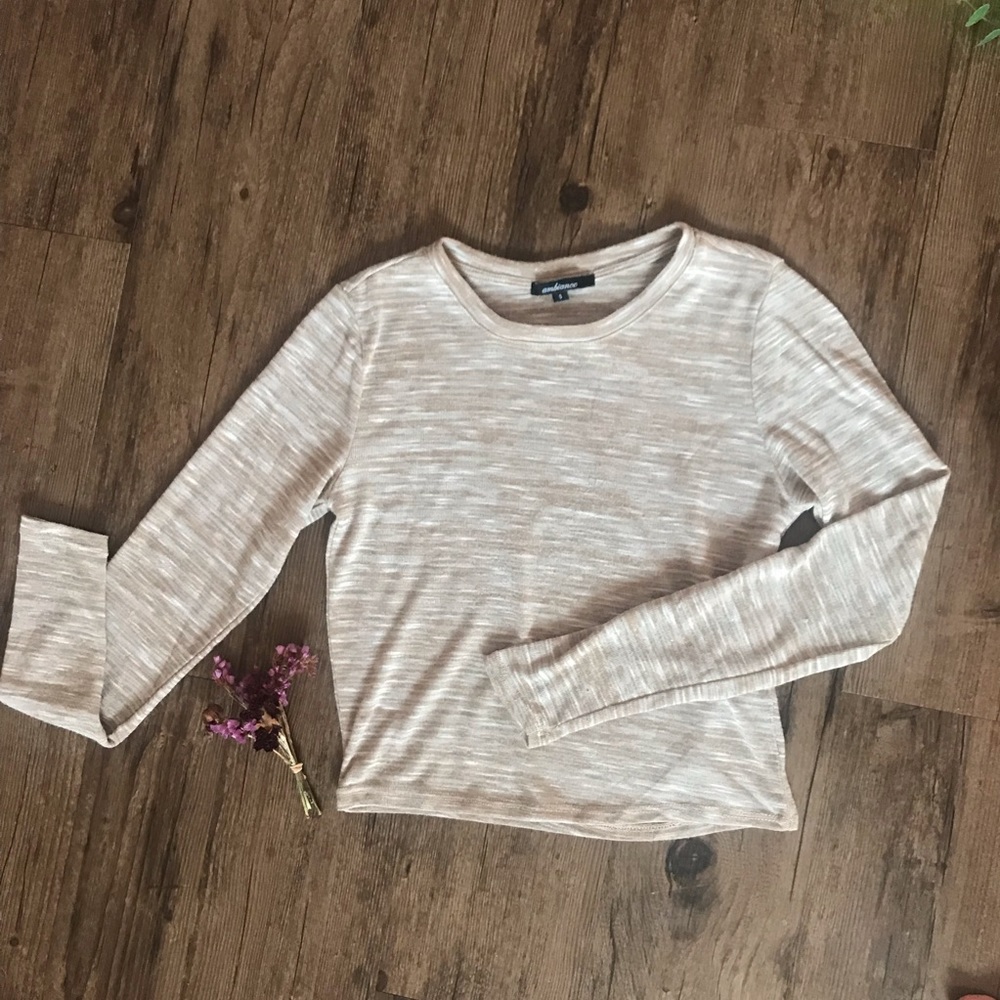 Long sleeve crop tee